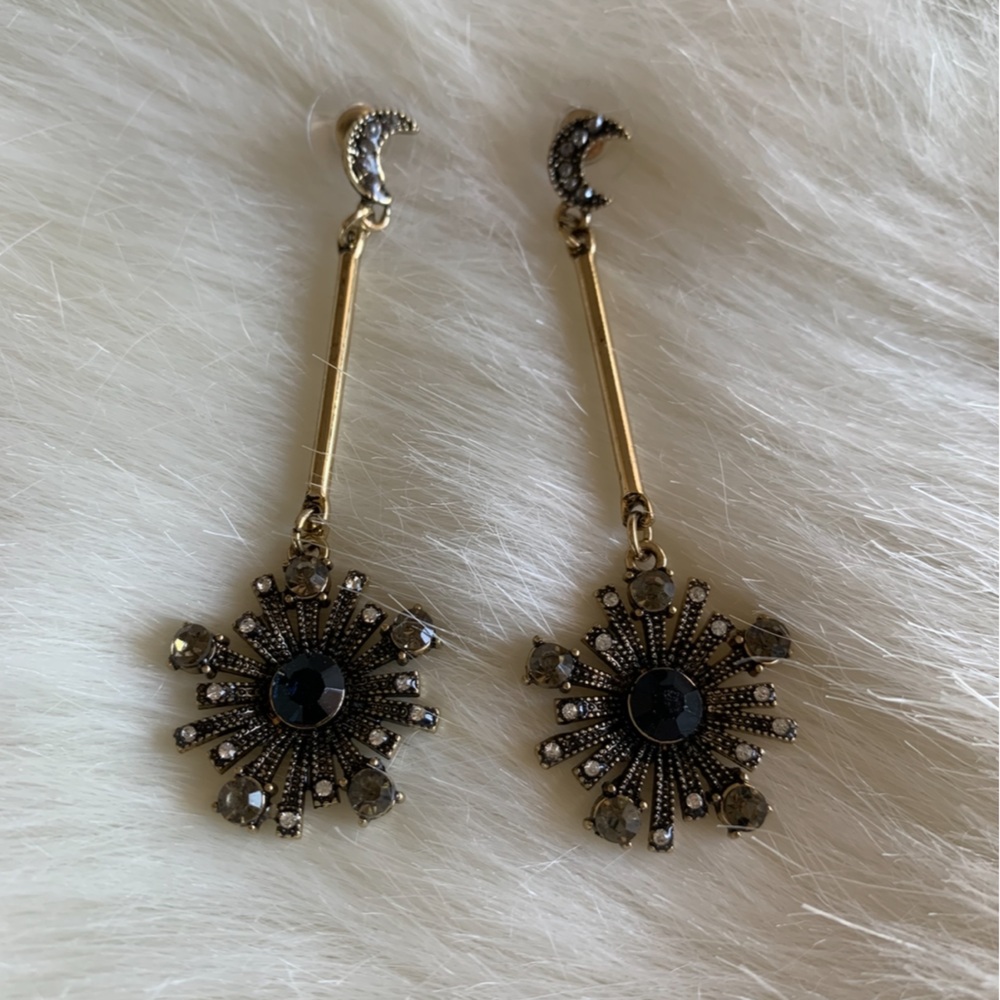 Elegant Gold and Black Sunburst Earrings